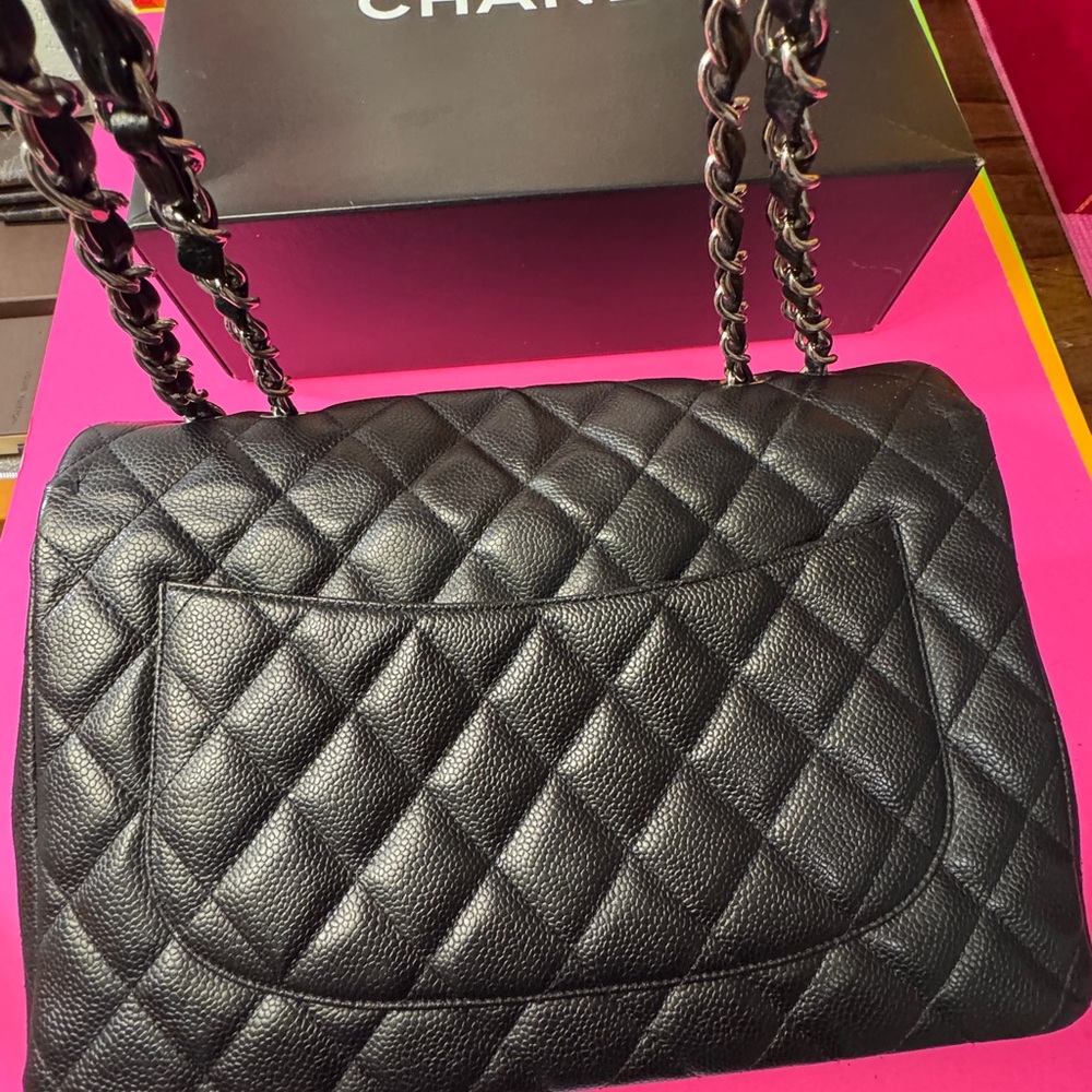 CHANEL Black Quilted Shoulder Bag with Chain Strap - Picture 2 of 15